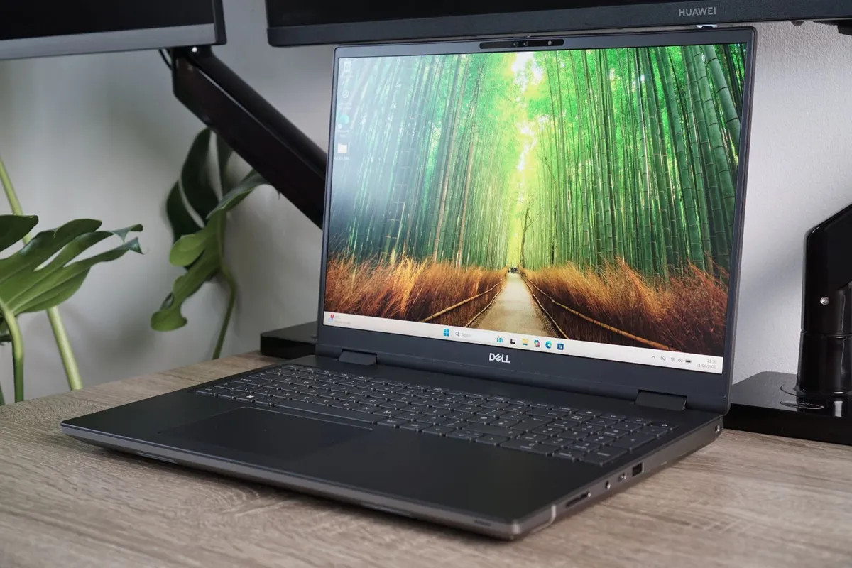 Dell Precision 7670 | i7-12850HX | 12GB A3000 - Image 1