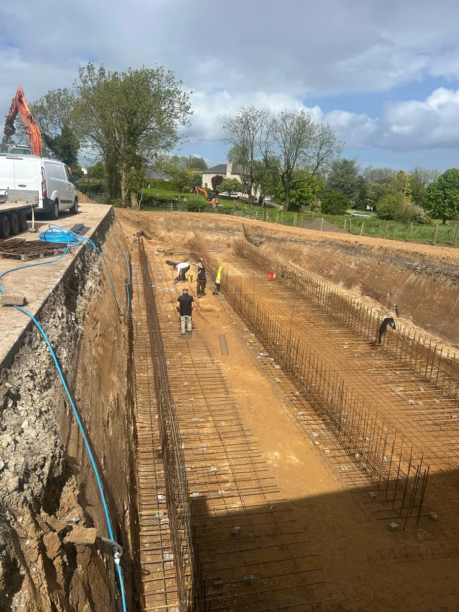 Shuttering farm sheds north and south - Image 1
