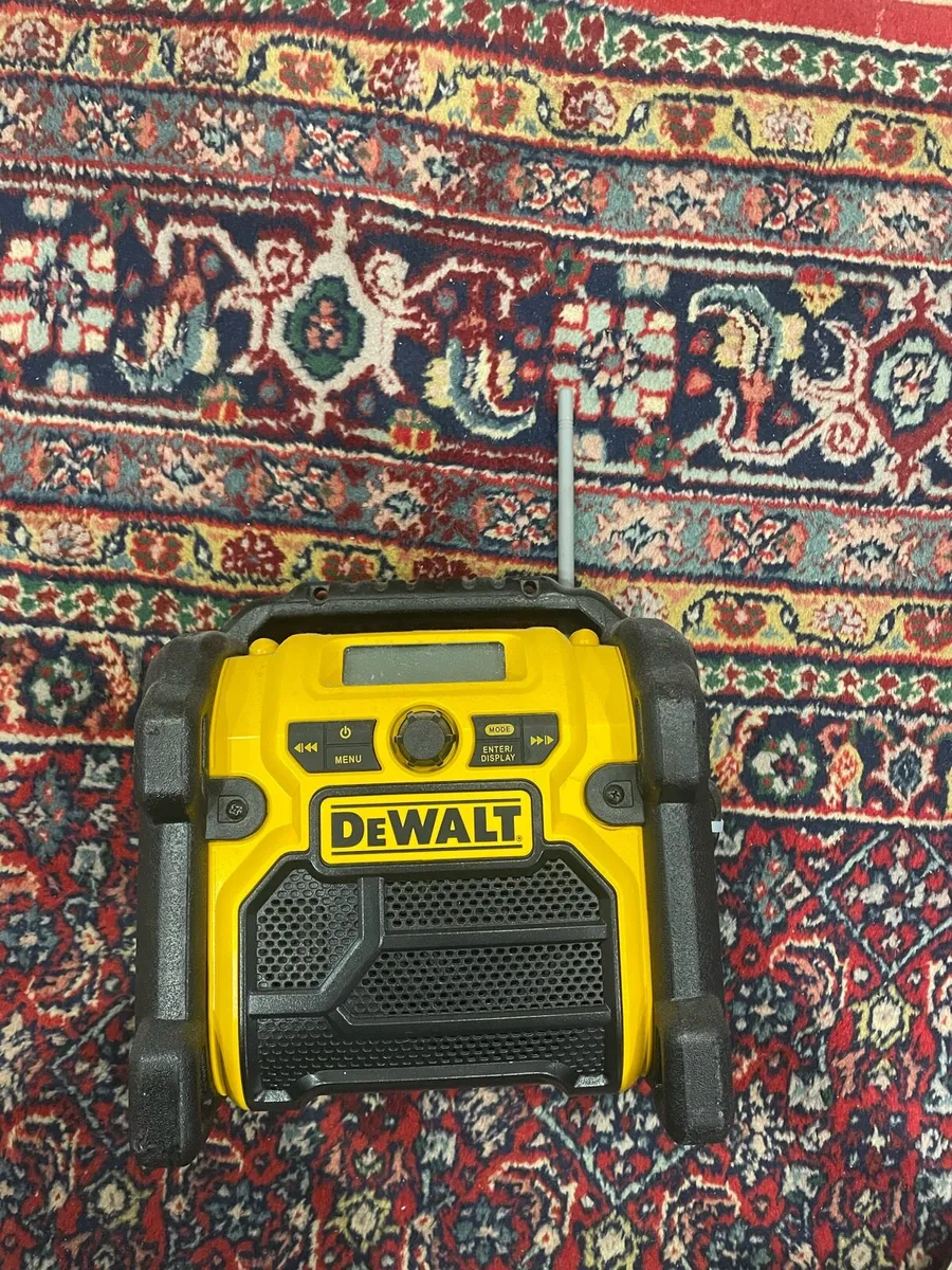 Dewalt radio - Image 1