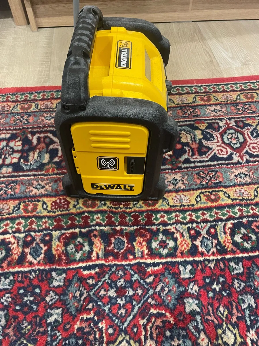 Dewalt radio - Image 2