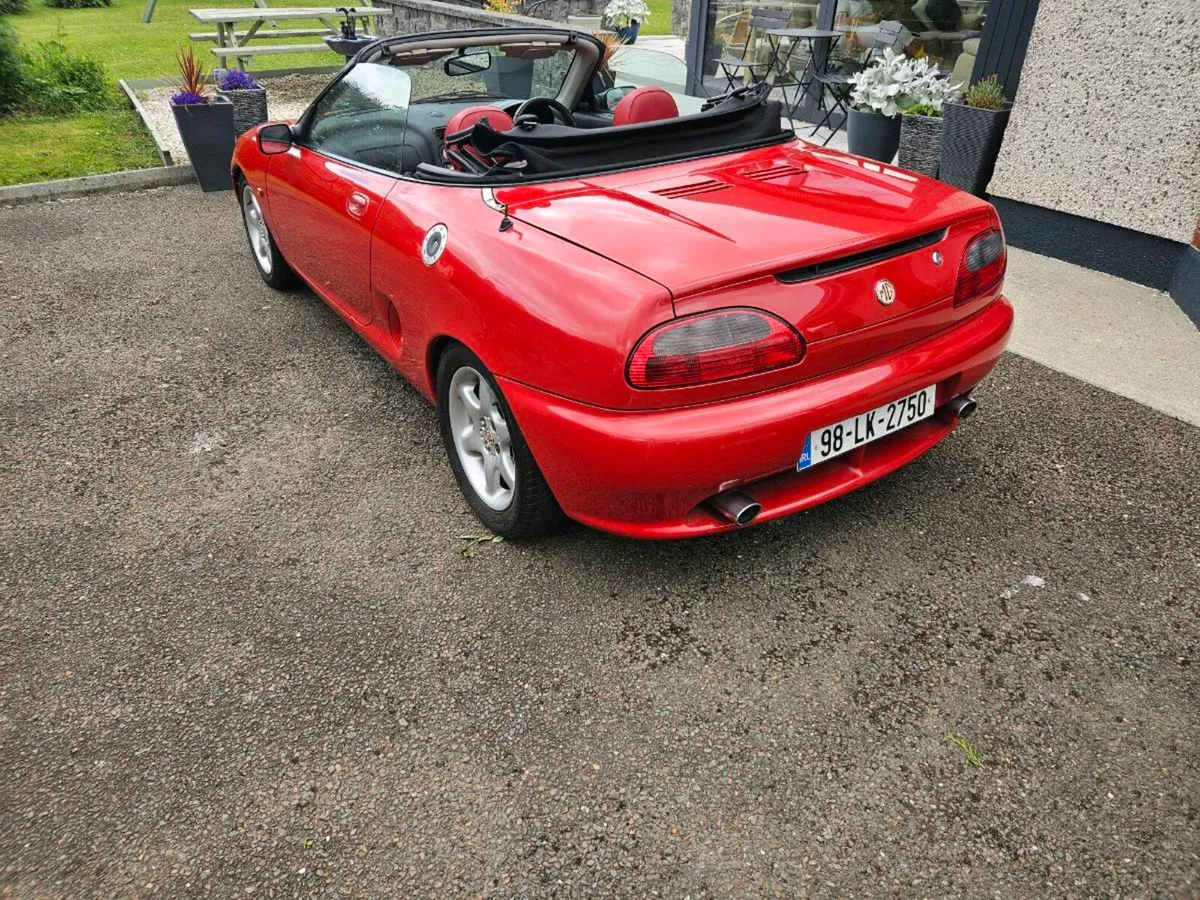 Car - Image 2