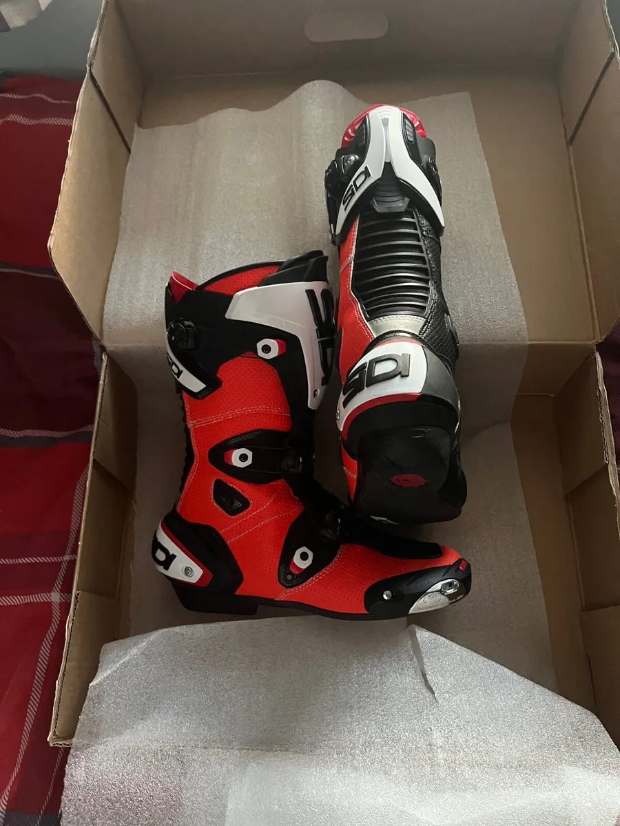 Sidi motorbike boots - Image 1