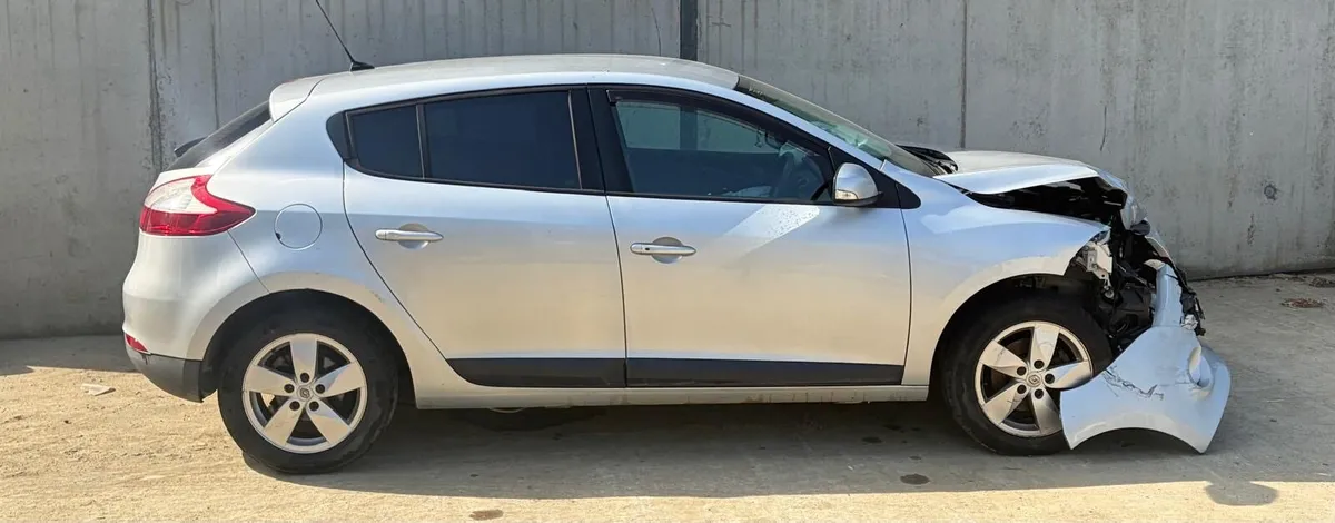 2011 Renault megane parts - Image 2