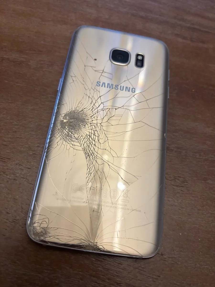 Samsung Galaxy S7 Edge, Gold (for spare parts) - Image 2
