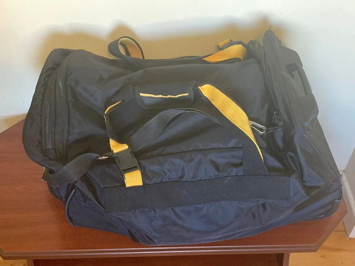A.SAKS Travel Bag with Wheels – Large Duffel - Image 3