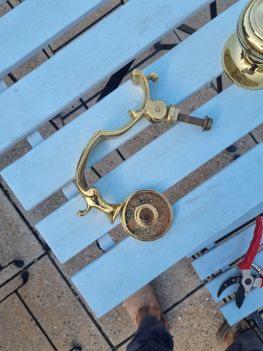 Brass door knocker, and knob - Image 3