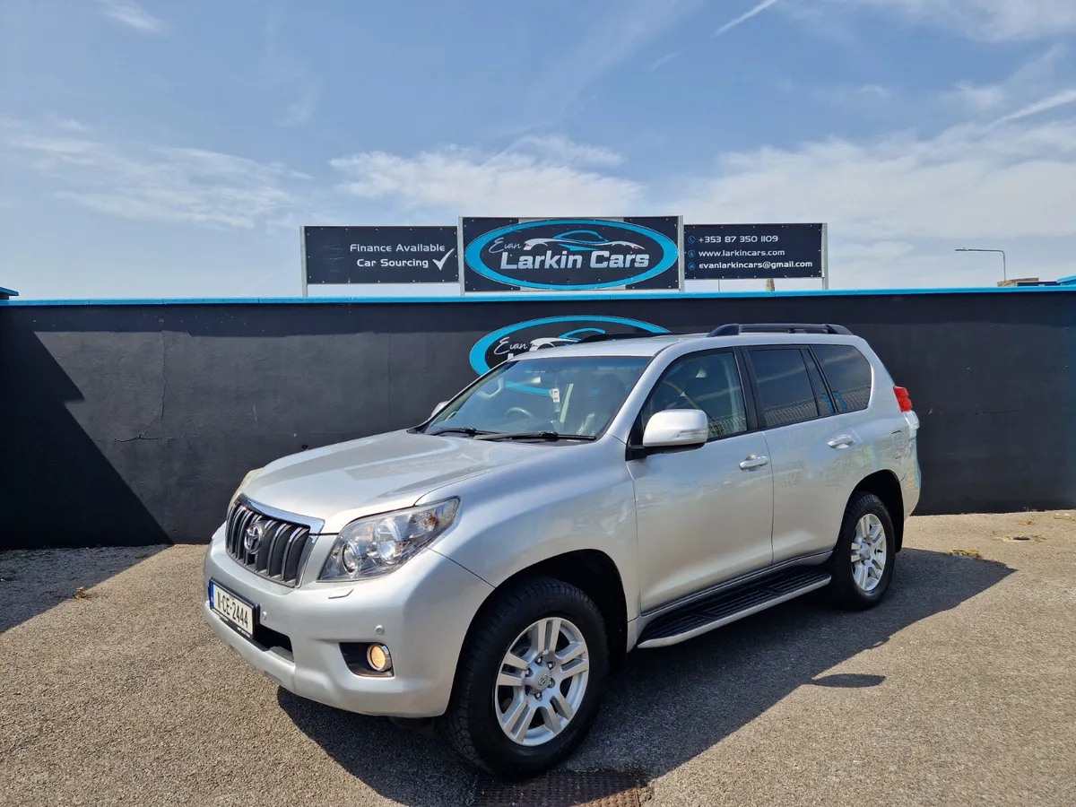 11 Toyota Land Cruiser Crew Cab Automatic - Image 1