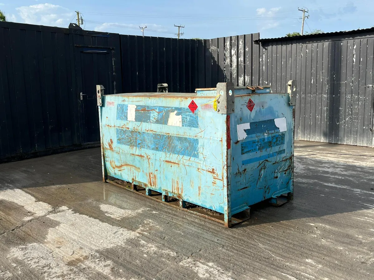 Conquip 2000L Diesel Bowser - Image 1