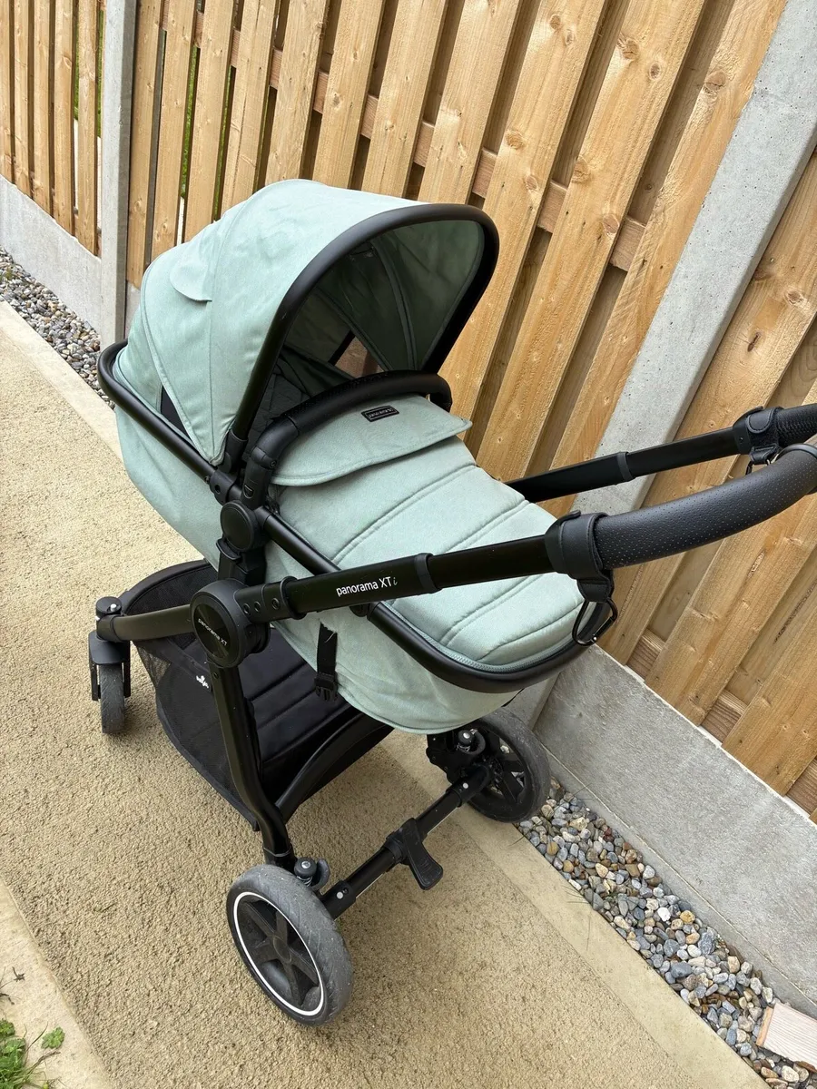 Baby buggy - Image 1