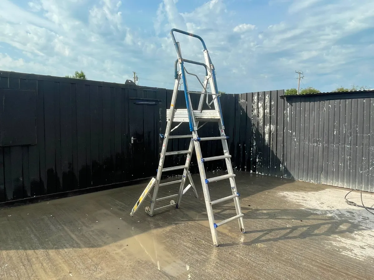 Clow Aluminium Podium Step with Handrail - Image 1