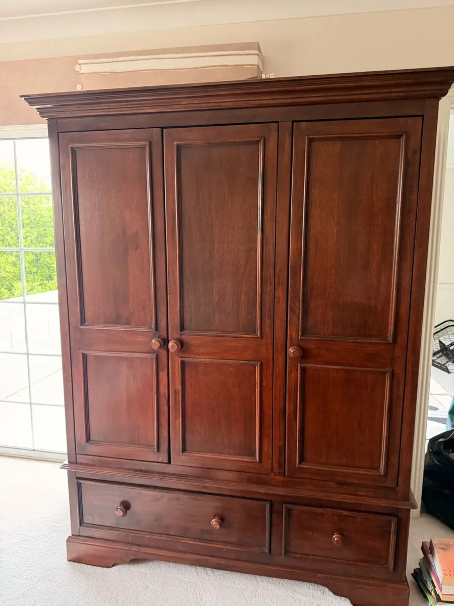 Willis & Gambier Wardrobe - Image 1