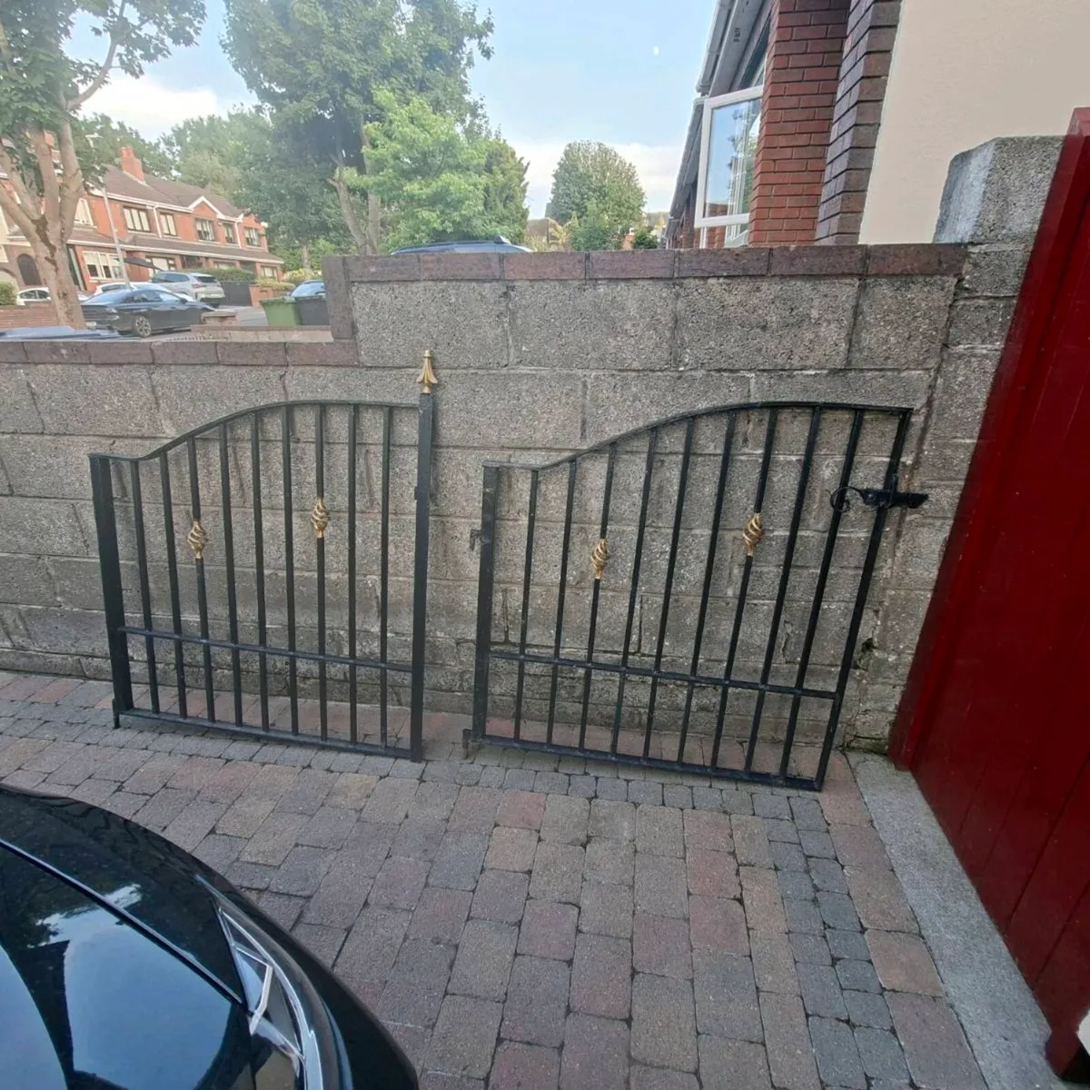 Iron gates - Image 1