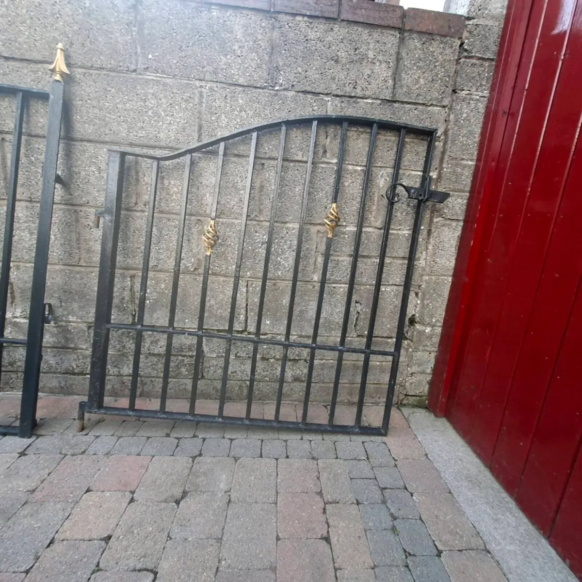 Iron gates - Image 2