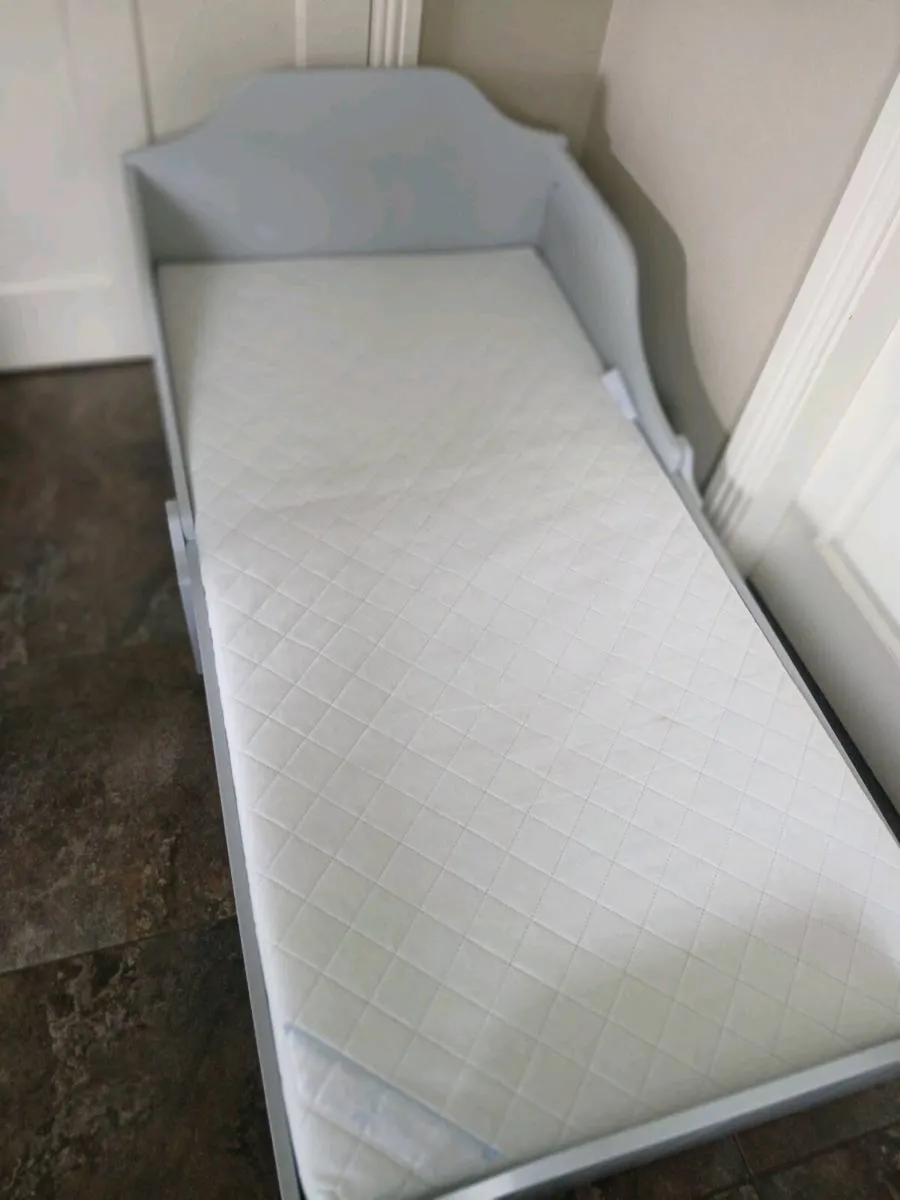Toddler bed.  140x 70. - Image 3