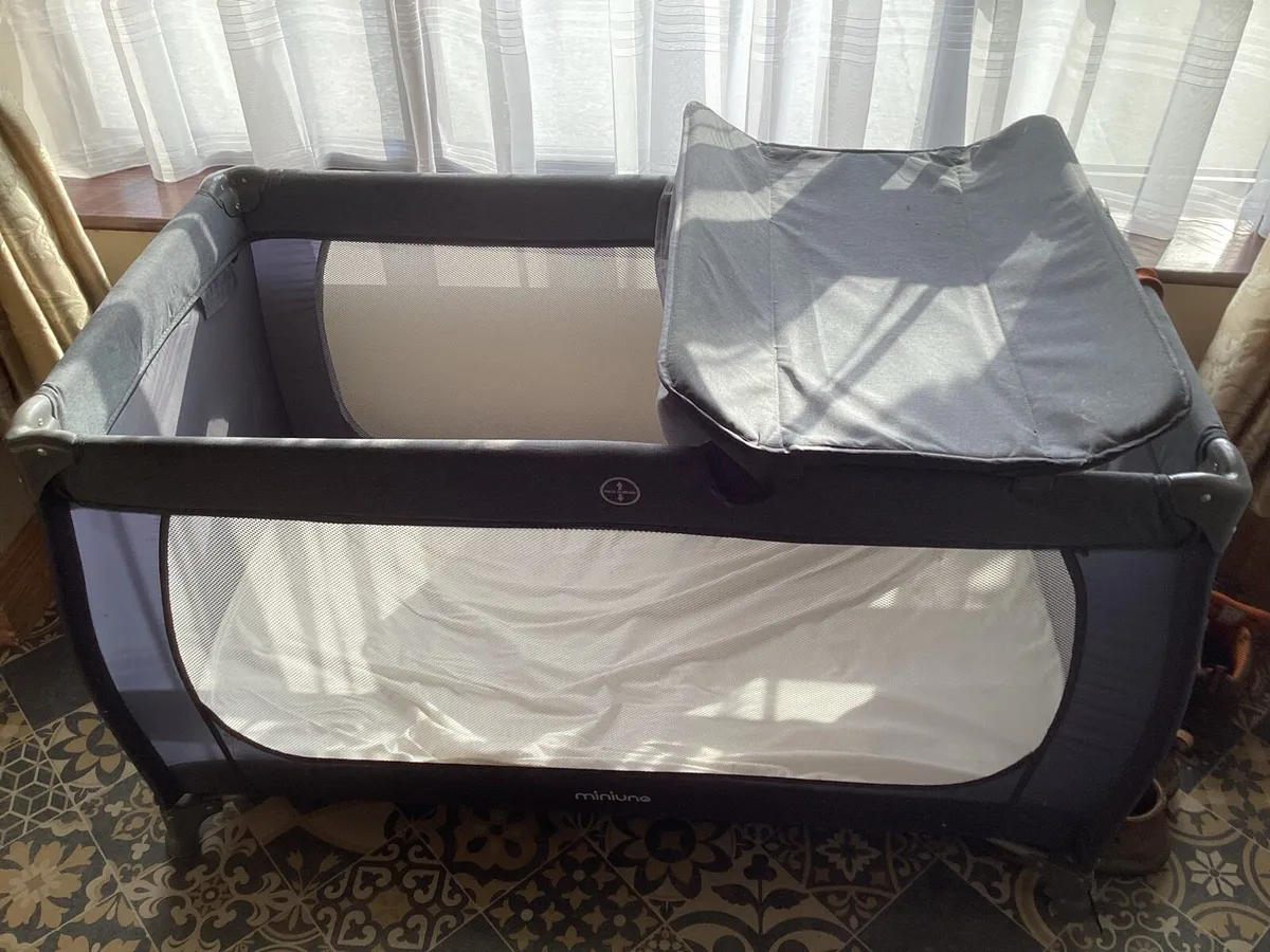 Travel cot - Image 4