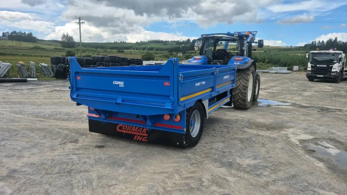 Tractor tipping trailer 12 x 7.6 - Image 2