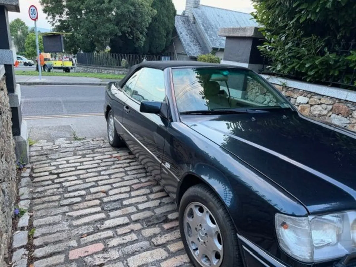 Mercedes-Benz Rare E320 Sportline Cabriolet - Image 1