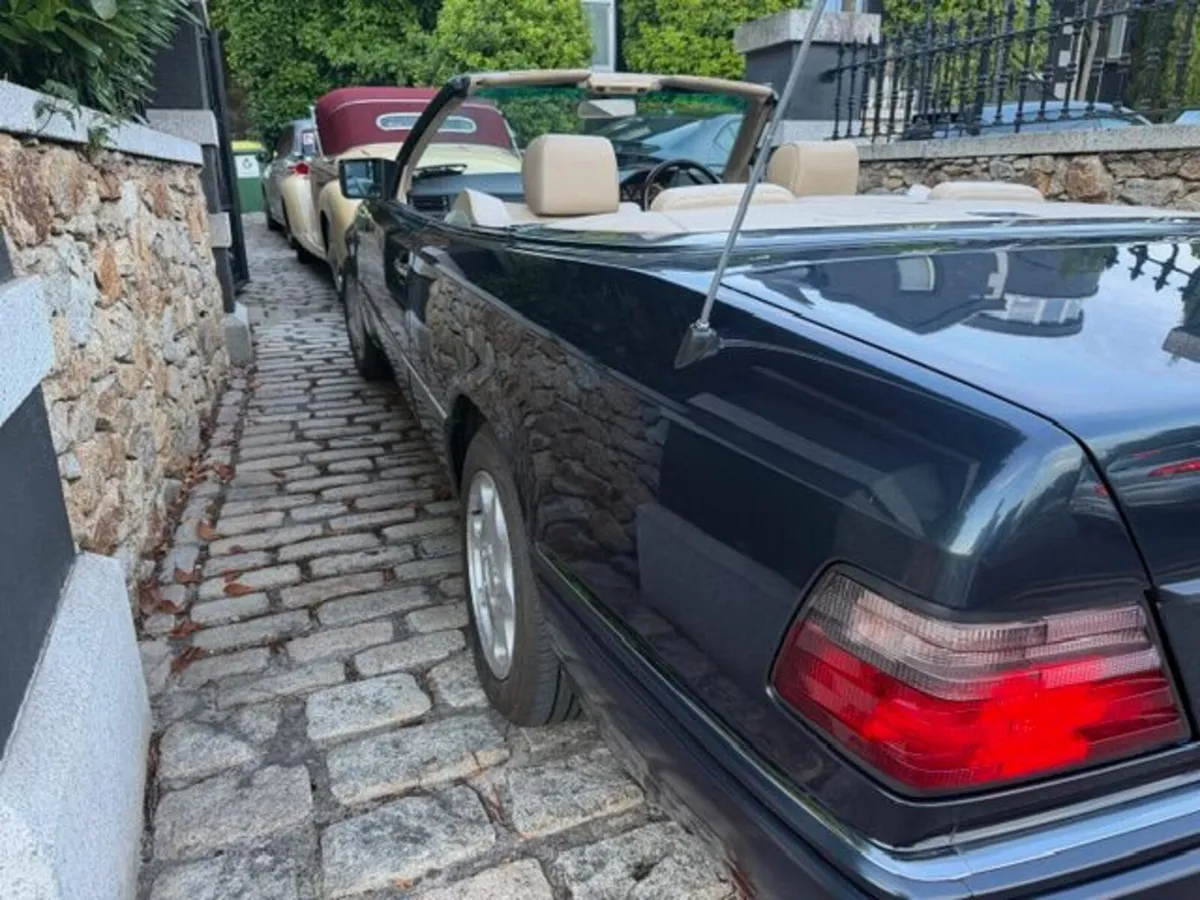 Mercedes-Benz Rare E320 Sportline Cabriolet - Image 2