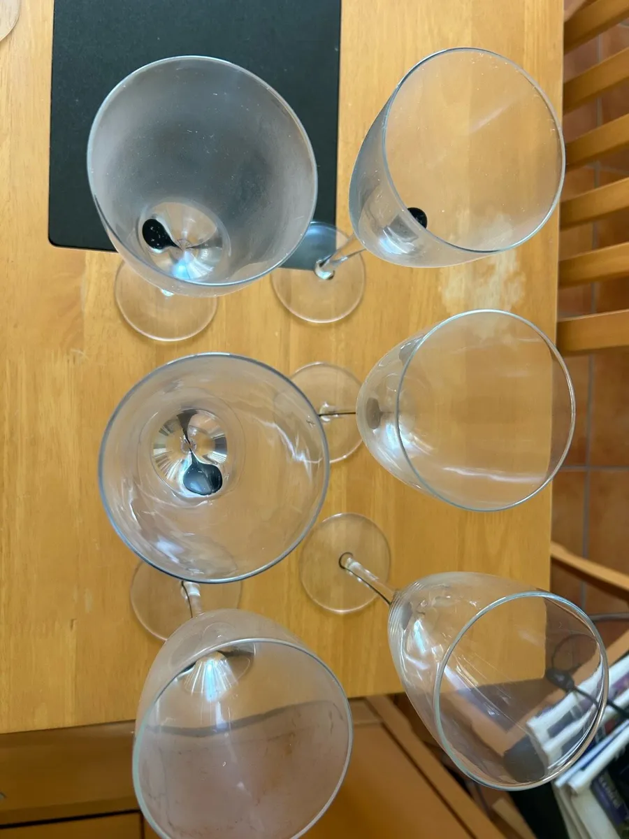 6 wine glasses - Image 2