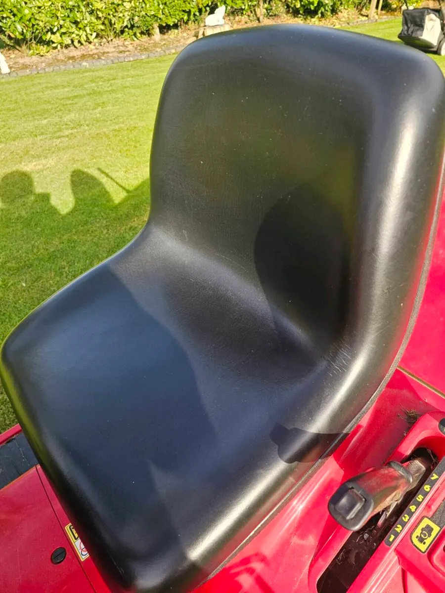 Honda ride on lawn mower - Image 4