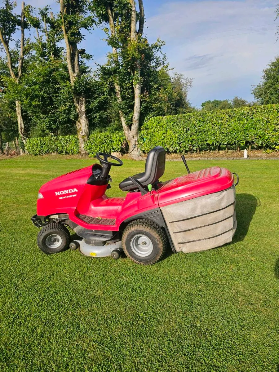 Honda ride on lawn mower - Image 1