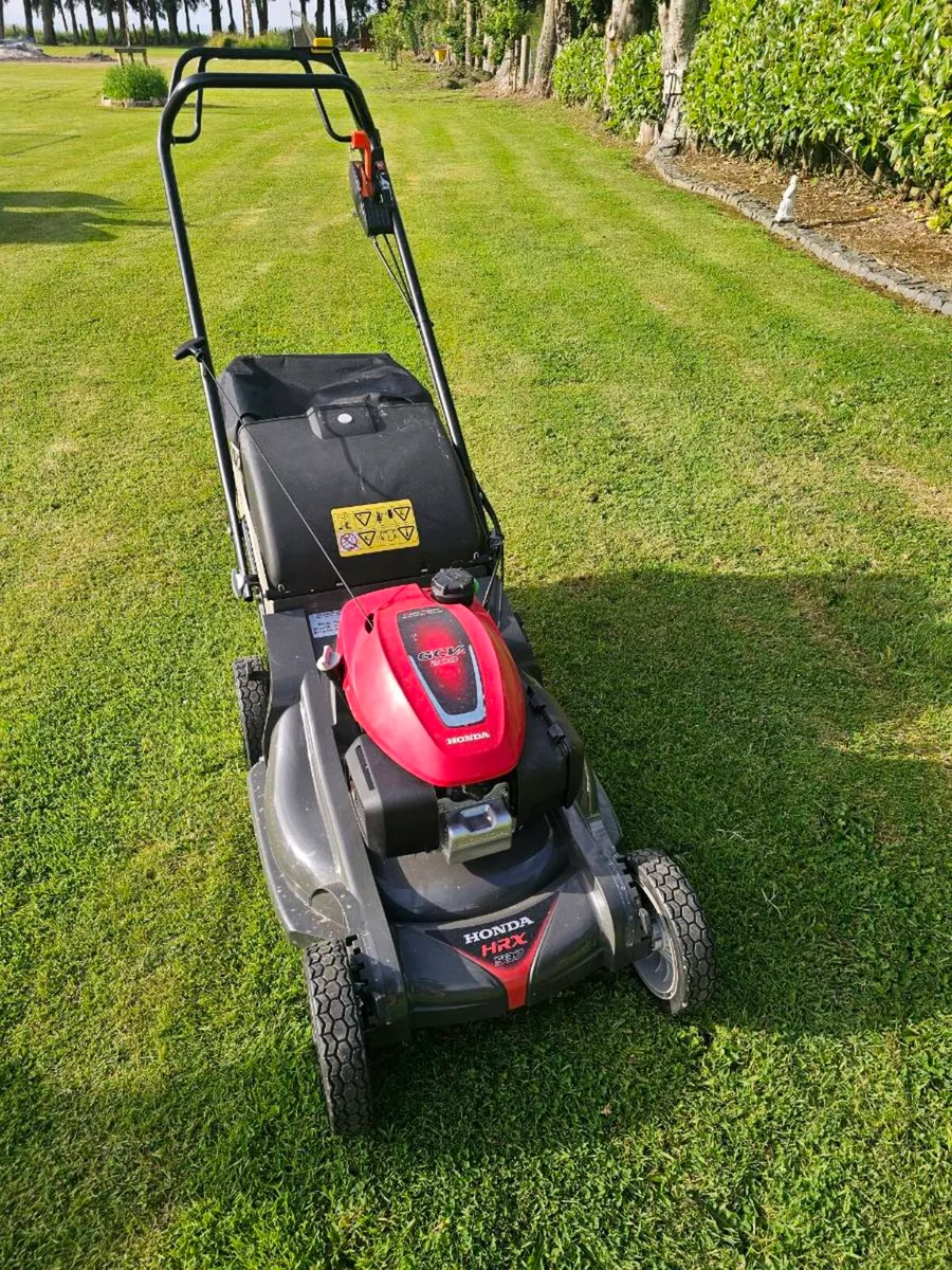 Honda drive lawnmower - Image 1