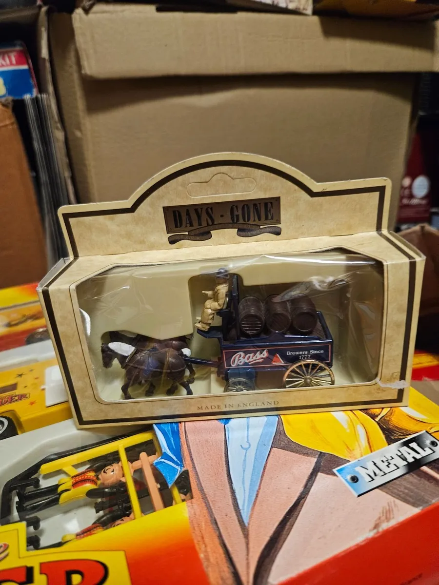 Corgi Lledo Bass Horse Drawn Wagon