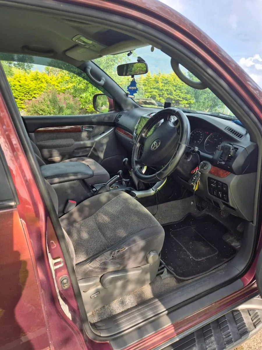 Toyota Landcruiser Crewcab - Image 4