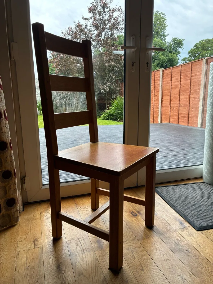 oak dinning table and 6 chairs - Image 4