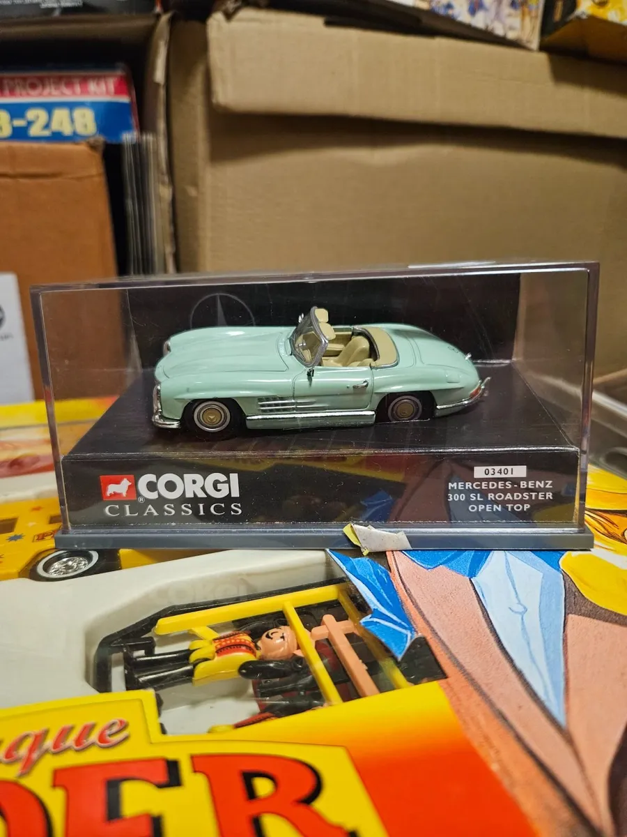 Corgi Mercedes