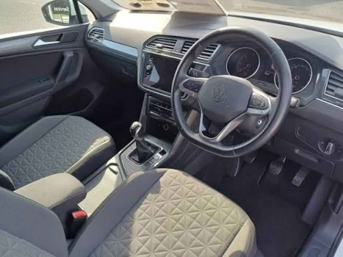Volkswagen Tiguan - Image 2