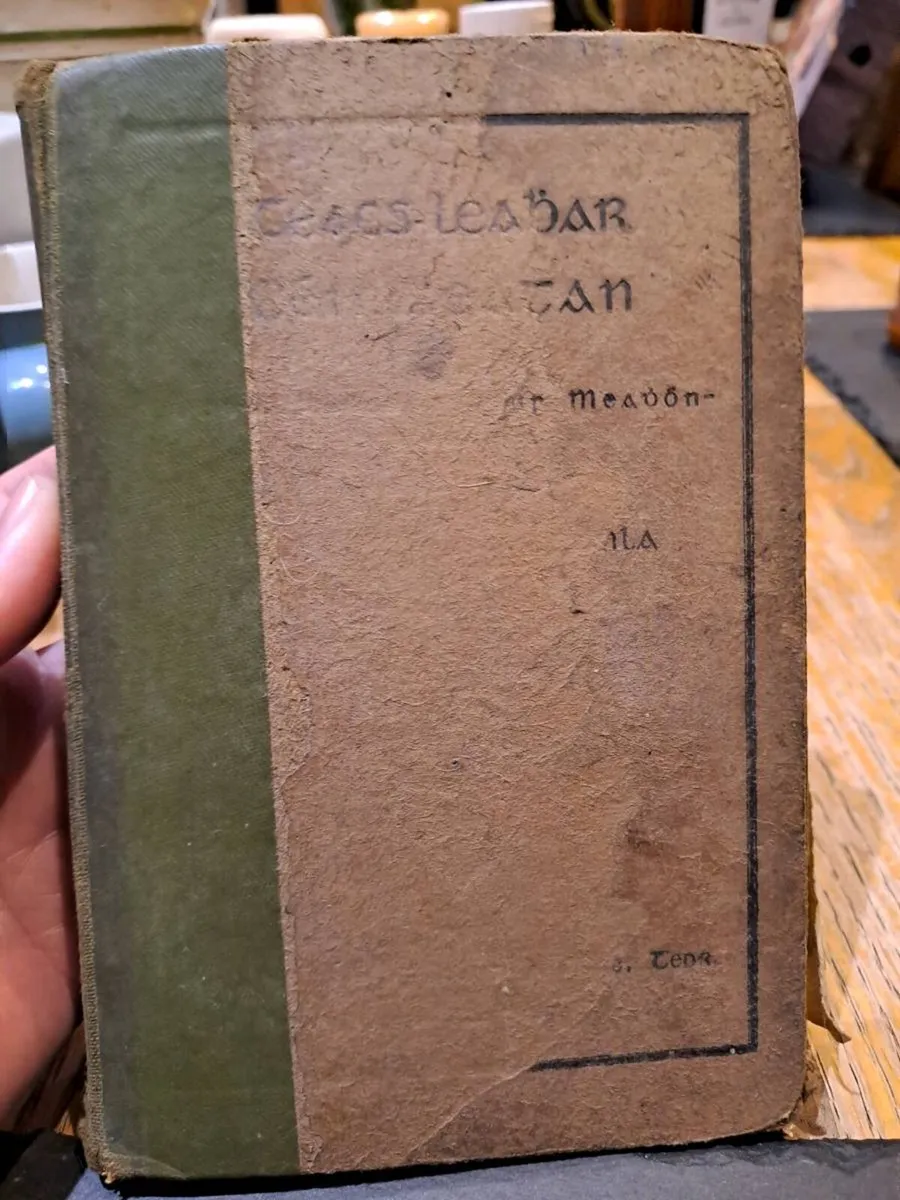 Teacs-Leabhar Céimseatan c. 1930s–1940s - Image 1