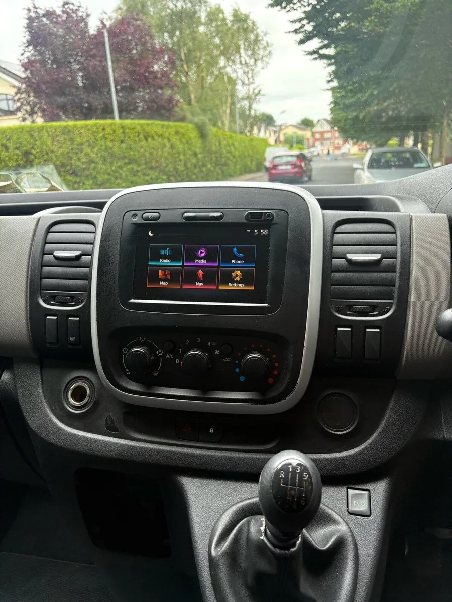 Renault Traffic Business + - Image 4