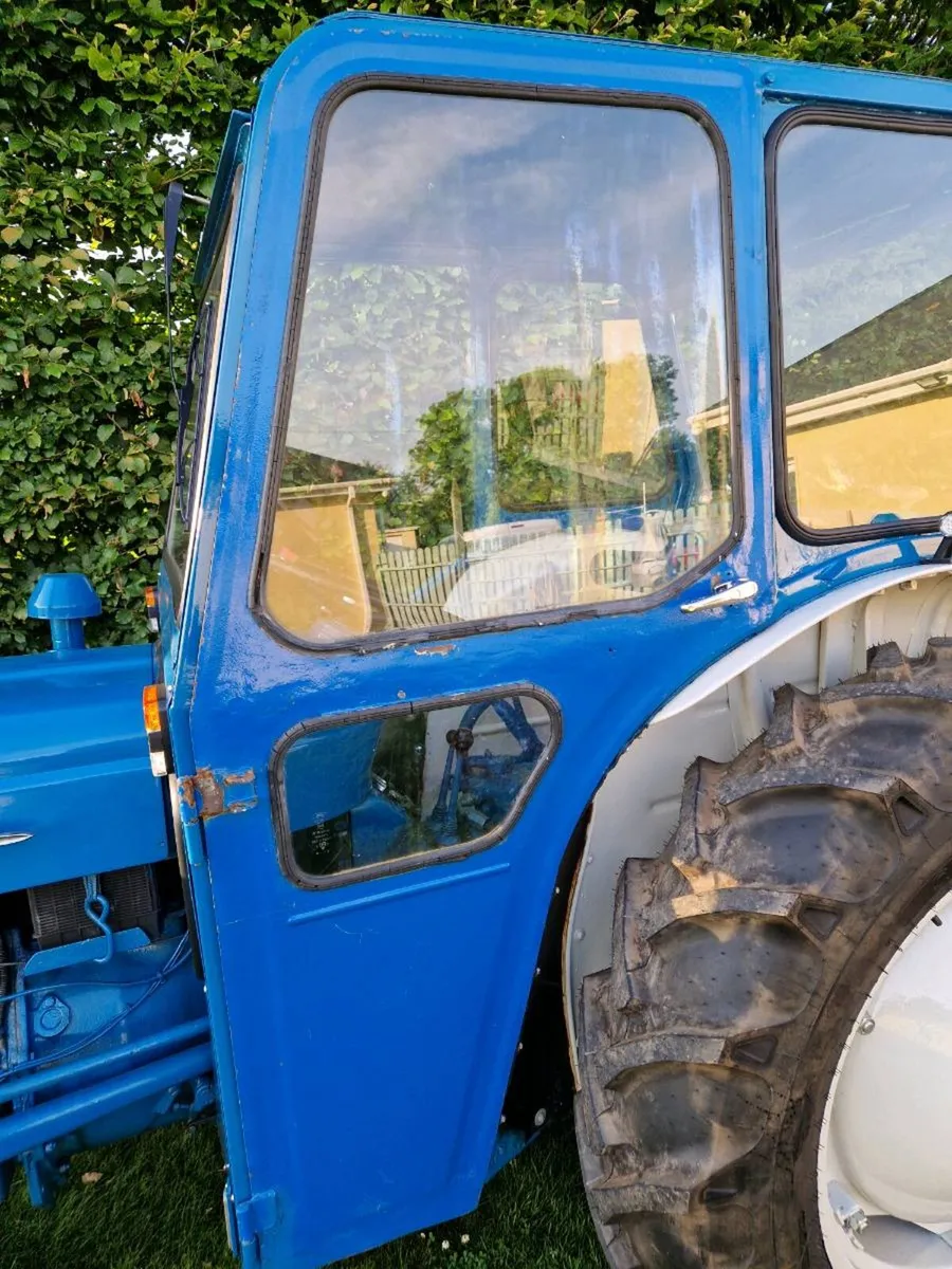 Looking for doors ford cab