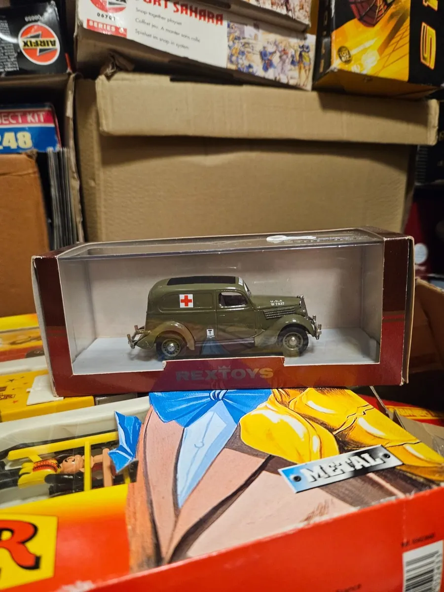 Corgi Rextoys Army Military Ambulance - Image 2