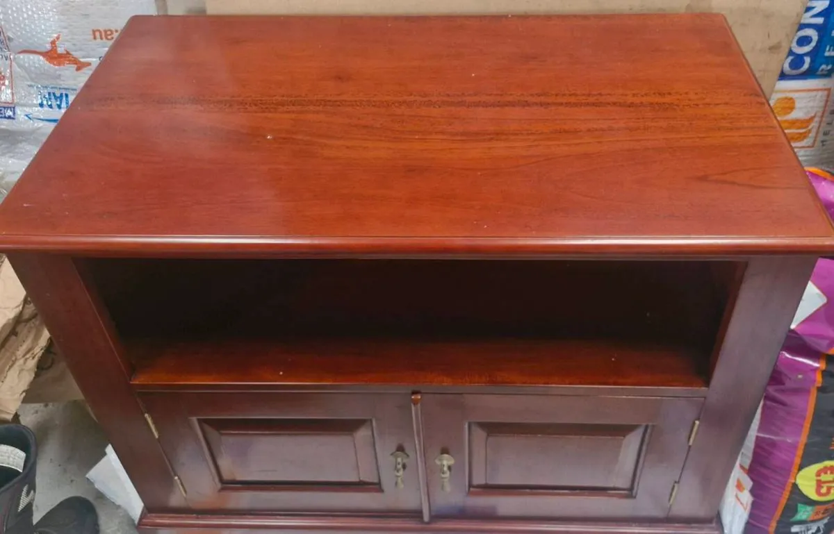 Tv stand - Image 2