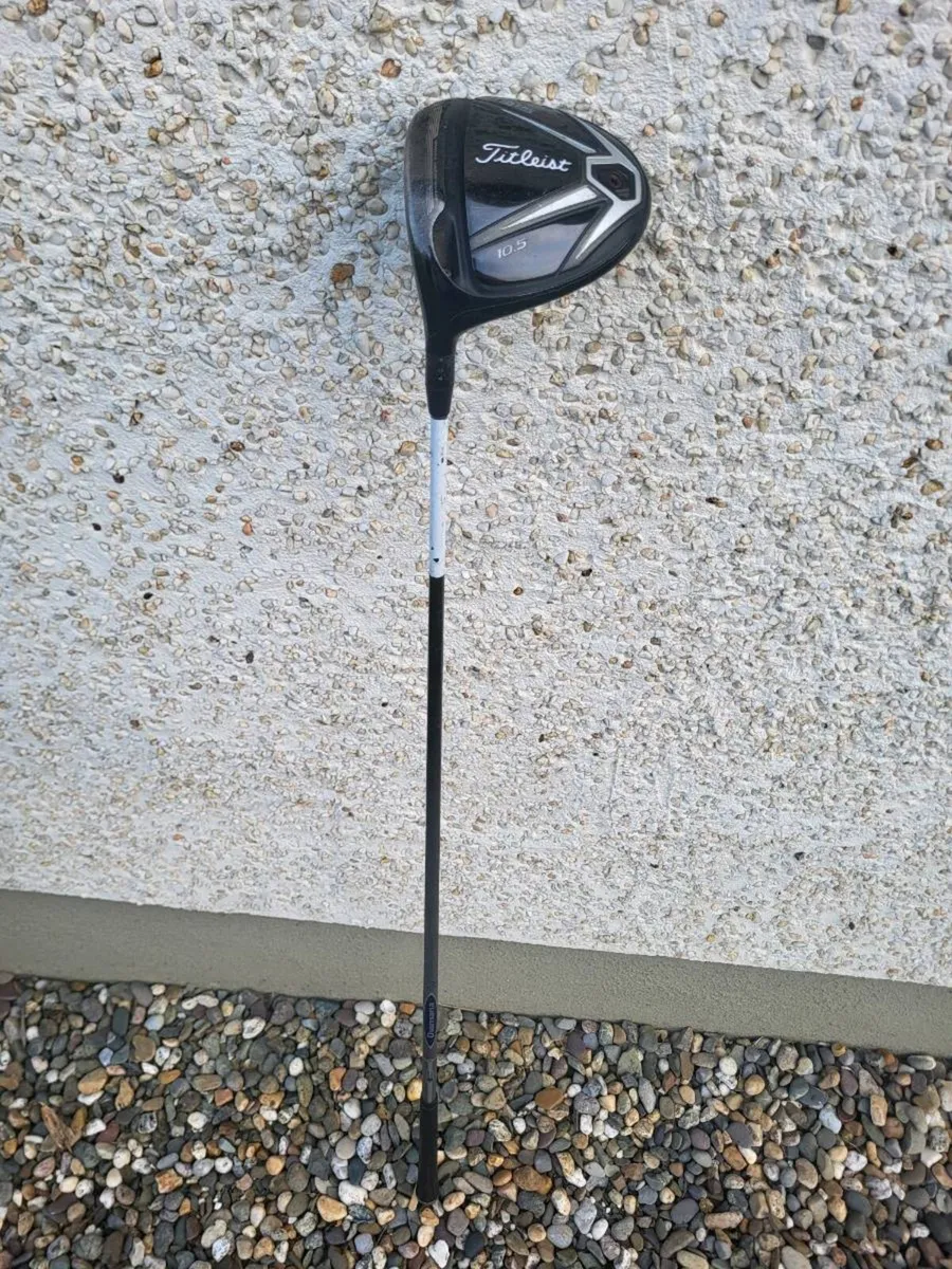 Titeleist 915d2 left hand driver - Image 1