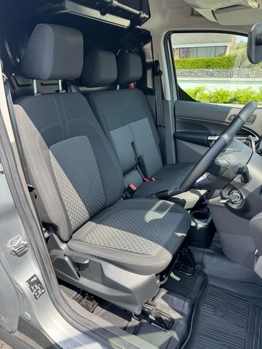 Ford Transit Connect LWB Trend 1.5 TD - Image 4