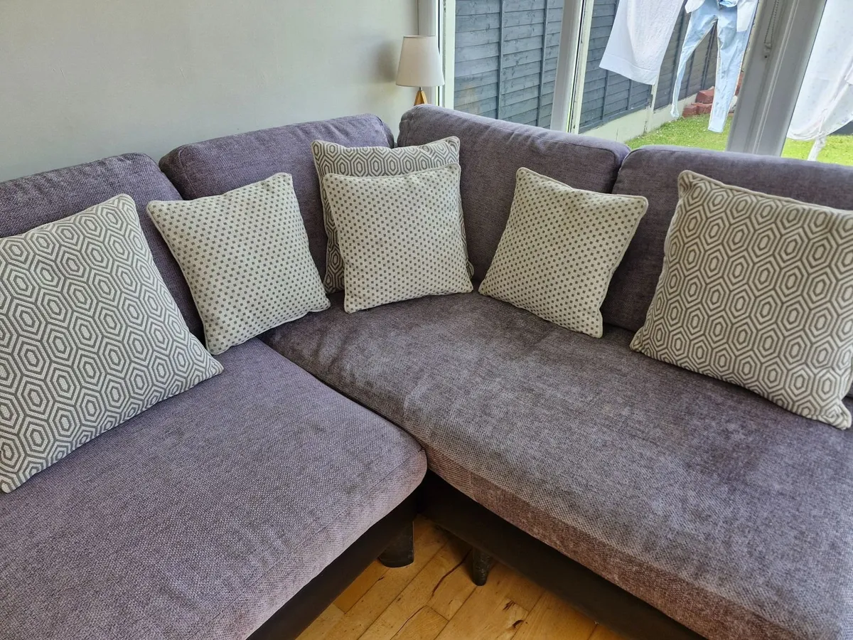 Corner couch - Image 4