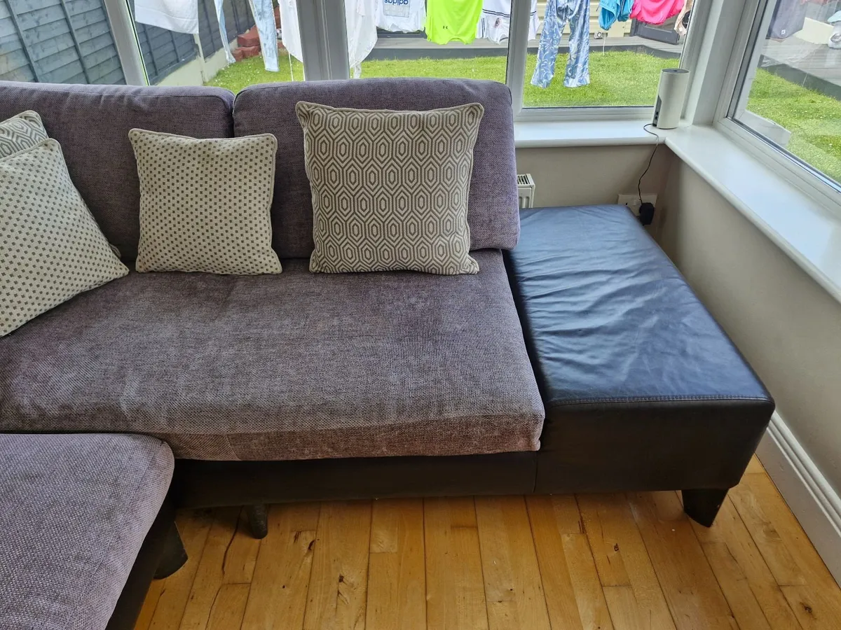 Corner couch - Image 3