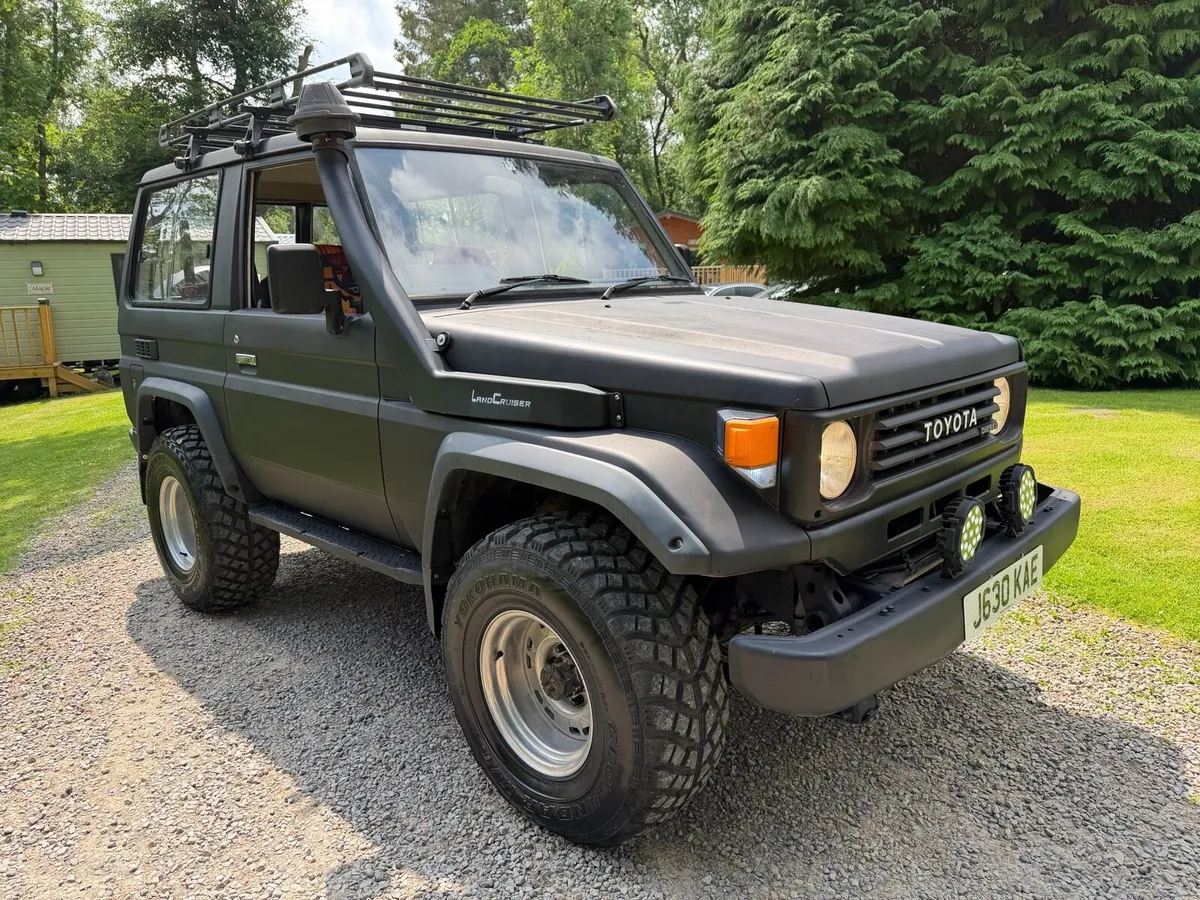 TOYOTA LANDCRUISER 70 series heavy duty swb - Image 1