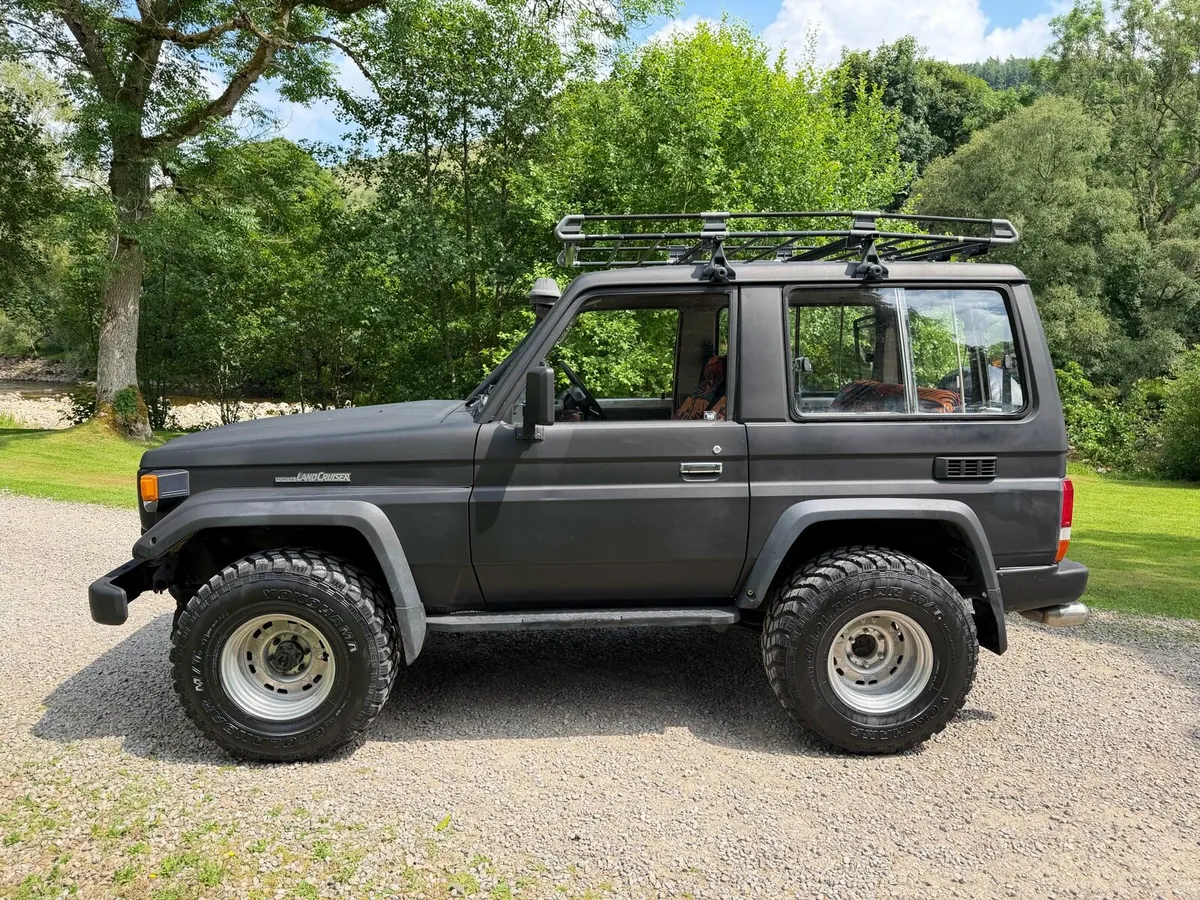 TOYOTA LANDCRUISER 70 series heavy duty swb - Image 4