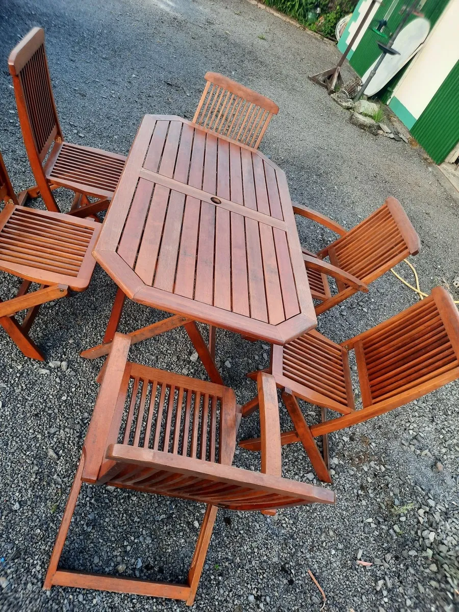 Garden furniture table and chairs - Image 2