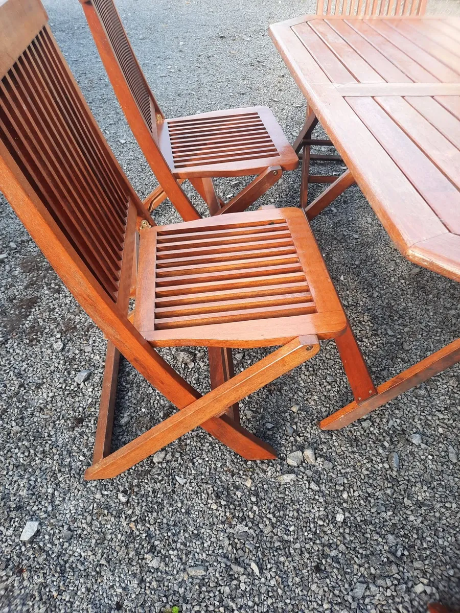 Garden furniture table and chairs - Image 3