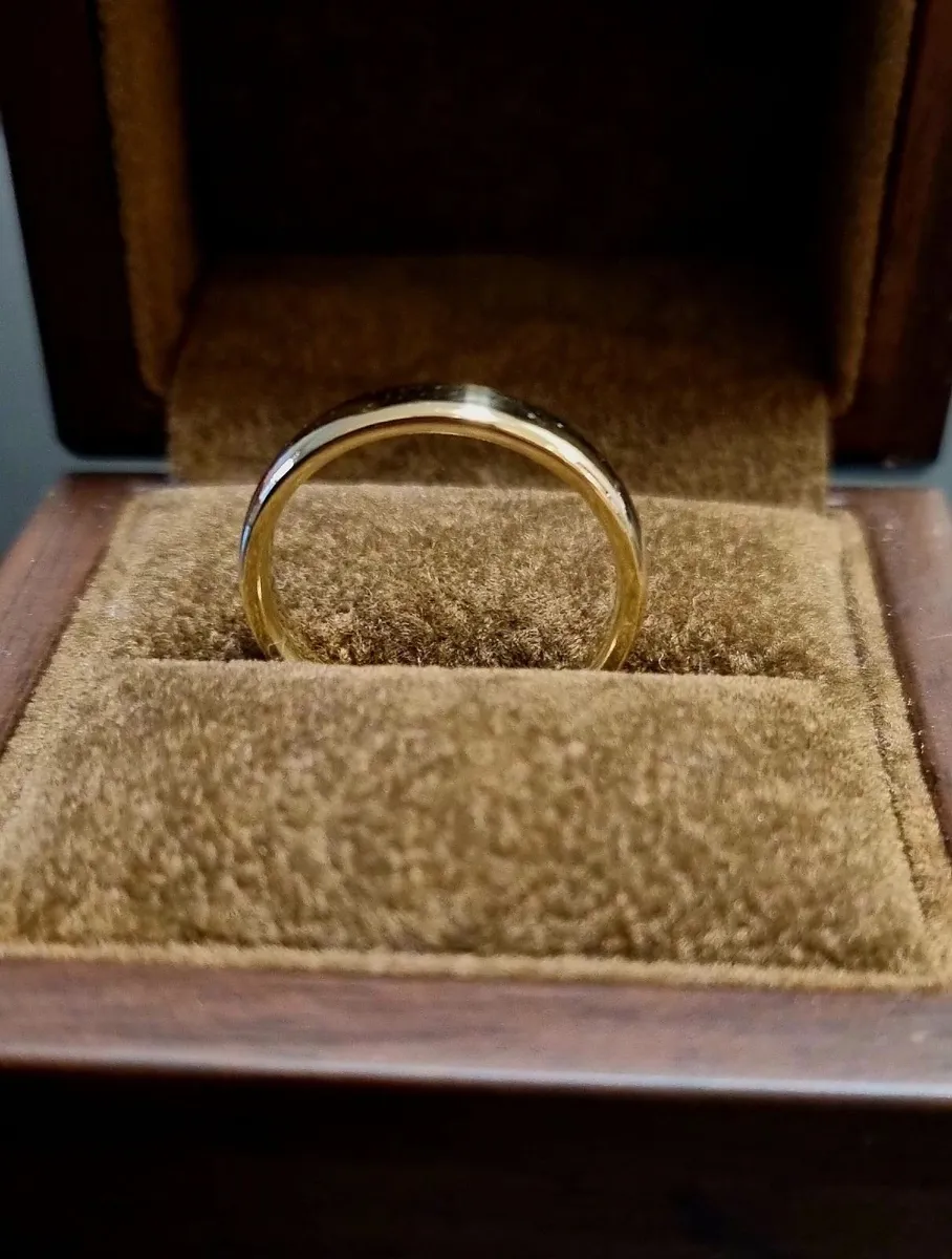 9ct Gold Wedding Ring Just Restored - Image 4