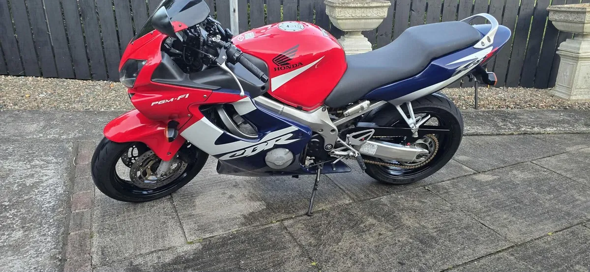 😱2002 Honda cbr600F PGM-F4i. - Image 1
