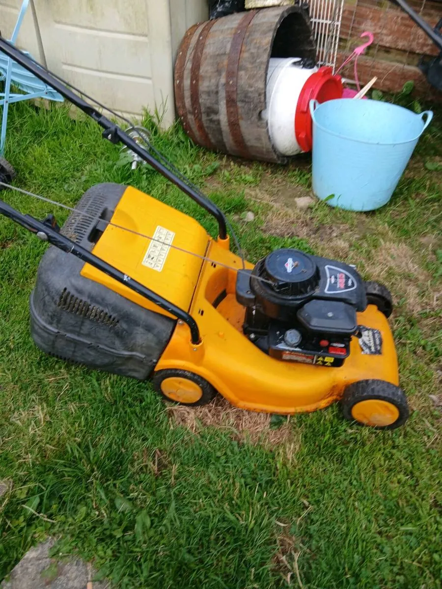 Garden equipment - Image 1