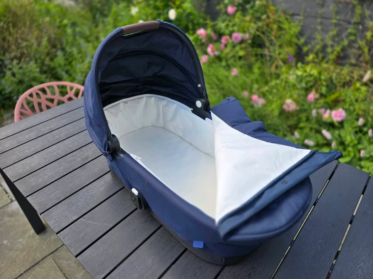 Cybex Gazelle pram cot & raincover - Image 4