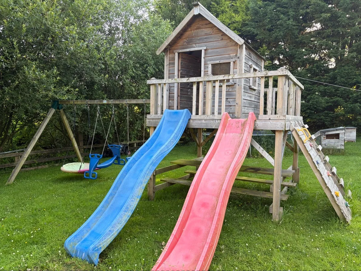 Large kids playhouse and swings - Image 3