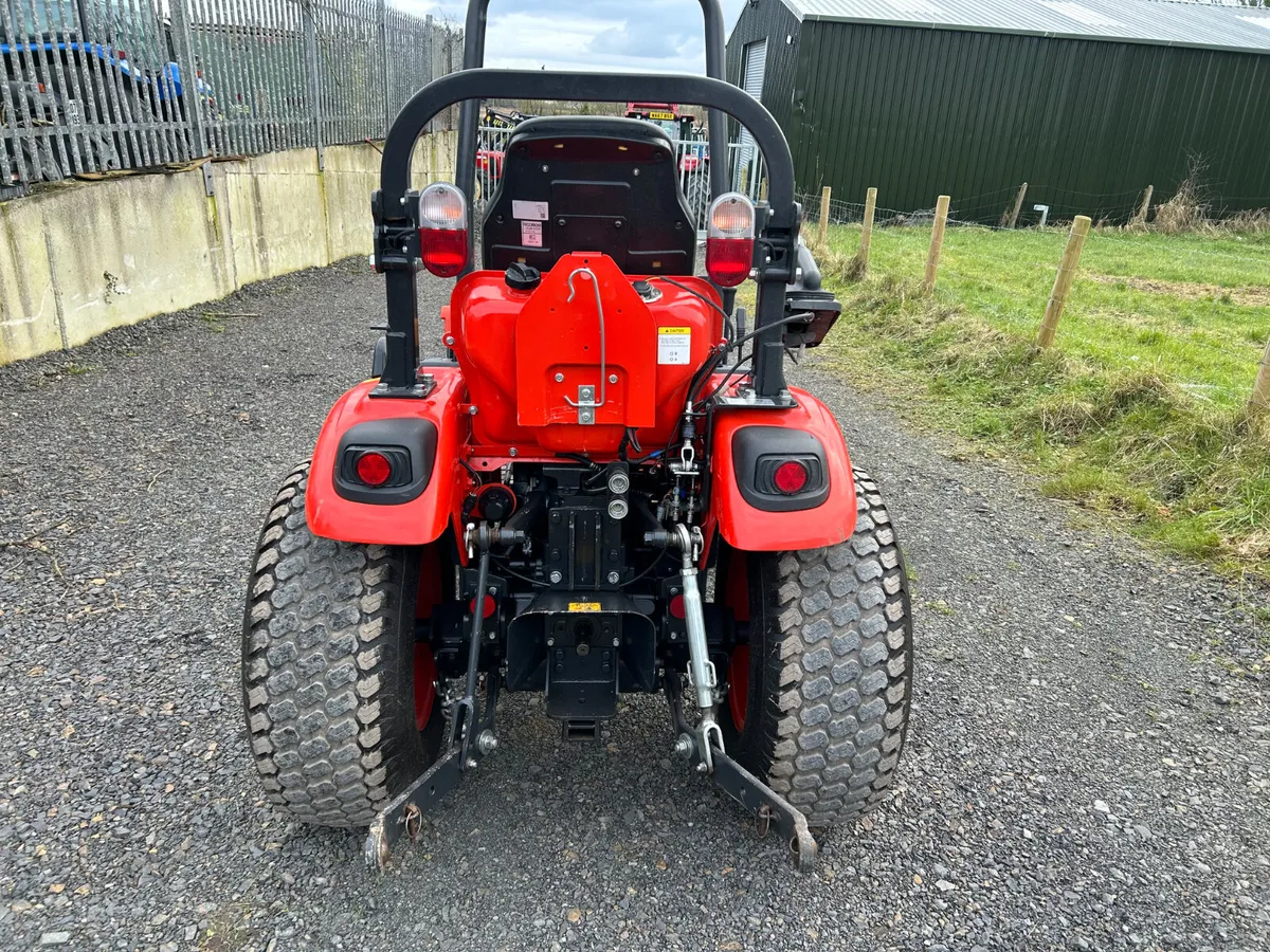 Kioti CK2810HST Compact Tractor - Image 4